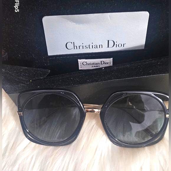 AUTHENTIC DIOR SUNGLASSES W/CASE AND CARD - Picture 1 of 5